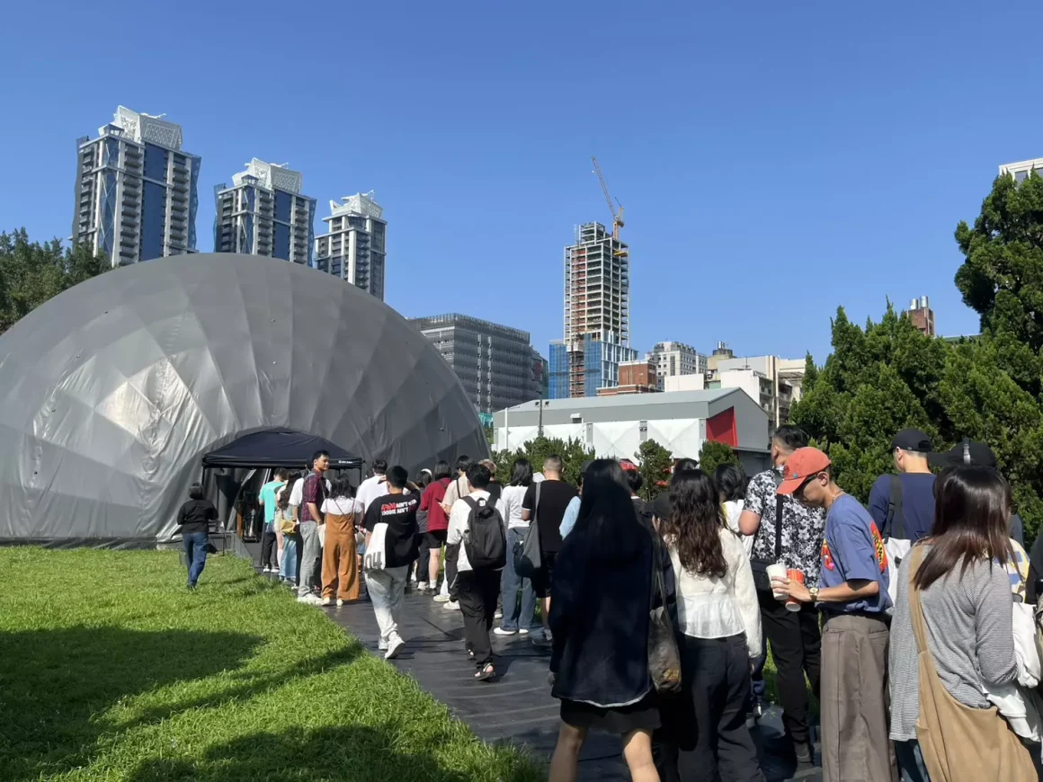 C-LAB 穹頂劇場 FVL DOME 沉浸式體驗:沒票也能進場的感官宇宙,躺著看最舒服的聲光派對 8 C-LAB穹頂劇場
