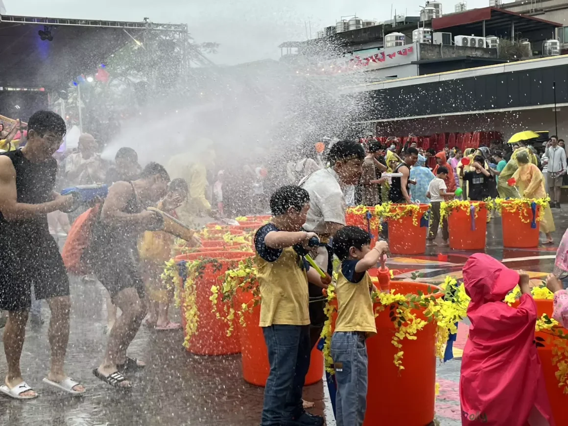 2026《龍岡米干節》桃園景點一日遊懶人包:避開交管的接駁攻略與水花火舞體驗 49 2026桃園龍岡米干節