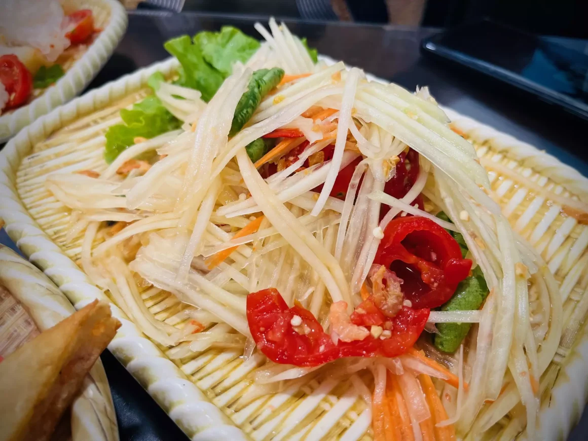 《蓮花泰式小吃店》新莊美食評價:平價道地泰式料理與2人千元有找點餐攻略 11 新莊美食推薦-蓮花泰式小吃