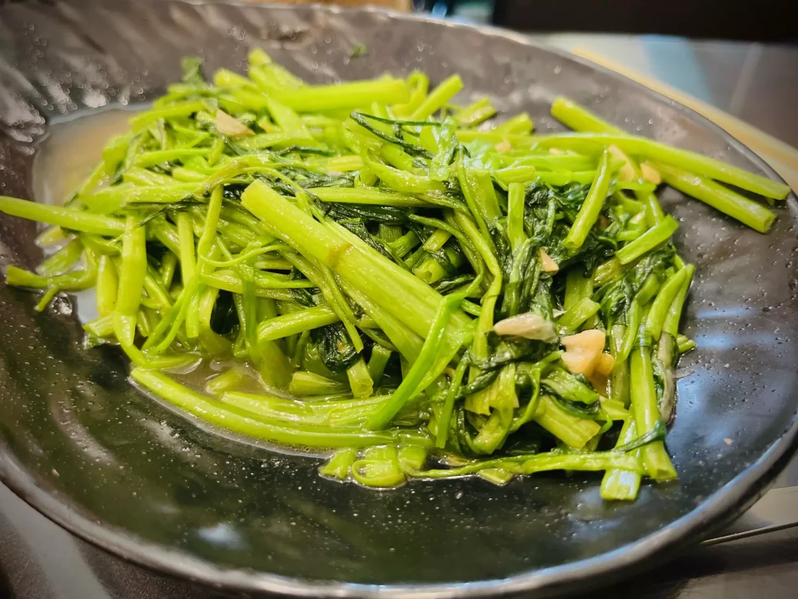 《蓮花泰式小吃店》新莊美食評價:平價道地泰式料理與2人千元有找點餐攻略 14 新莊美食推薦-蓮花泰式小吃