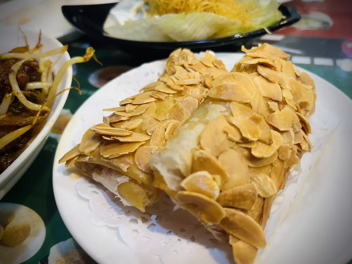 板橋港式飲茶《港豐撈麵飯堂》評價:衝著近 8,000 則好評去吃!在地老饕的真實必點與避雷點評 19 港豐撈麵飯堂|杏片沙拉蝦