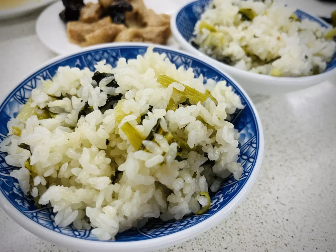 【西門町美食】《開開看江浙小吃》評價老實說|70年老字號隱藏巷弄!奶奶味烤麩、必點盆頭菜與私房點餐攻略 18 開開看江浙小吃