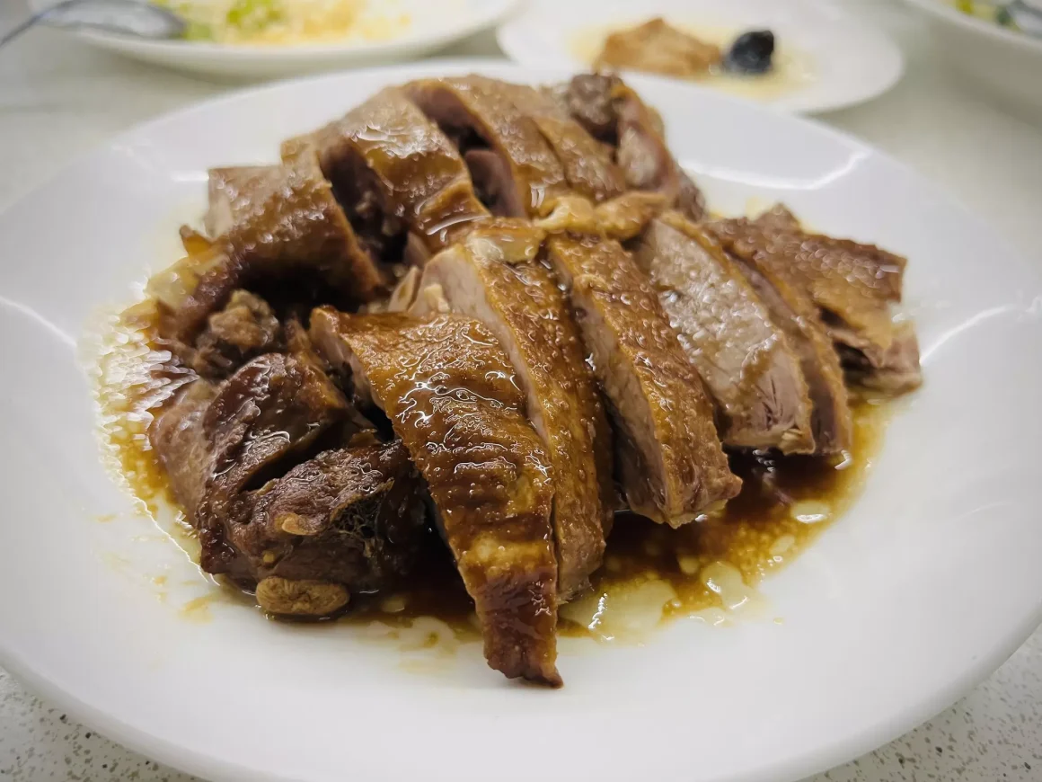 【西門町美食】《開開看江浙小吃》評價老實說|70年老字號隱藏巷弄!奶奶味烤麩、必點盆頭菜與私房點餐攻略 14 開開看江浙小吃